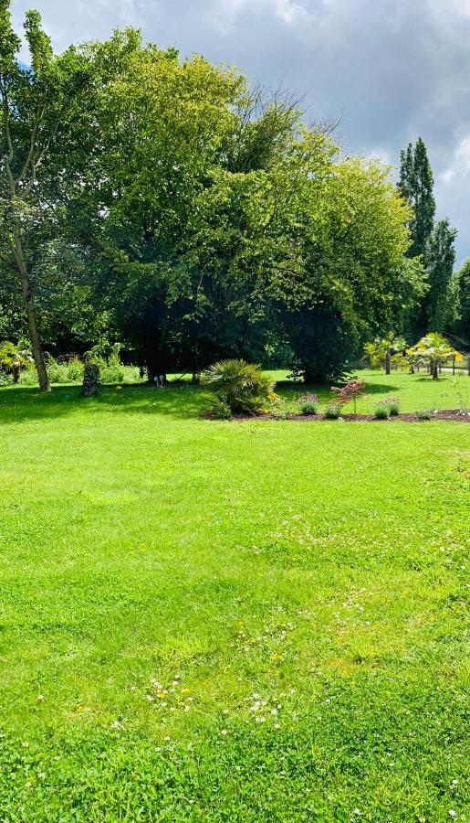 Le Gite De La Mongatelais Roz-Landrieux Exterior foto